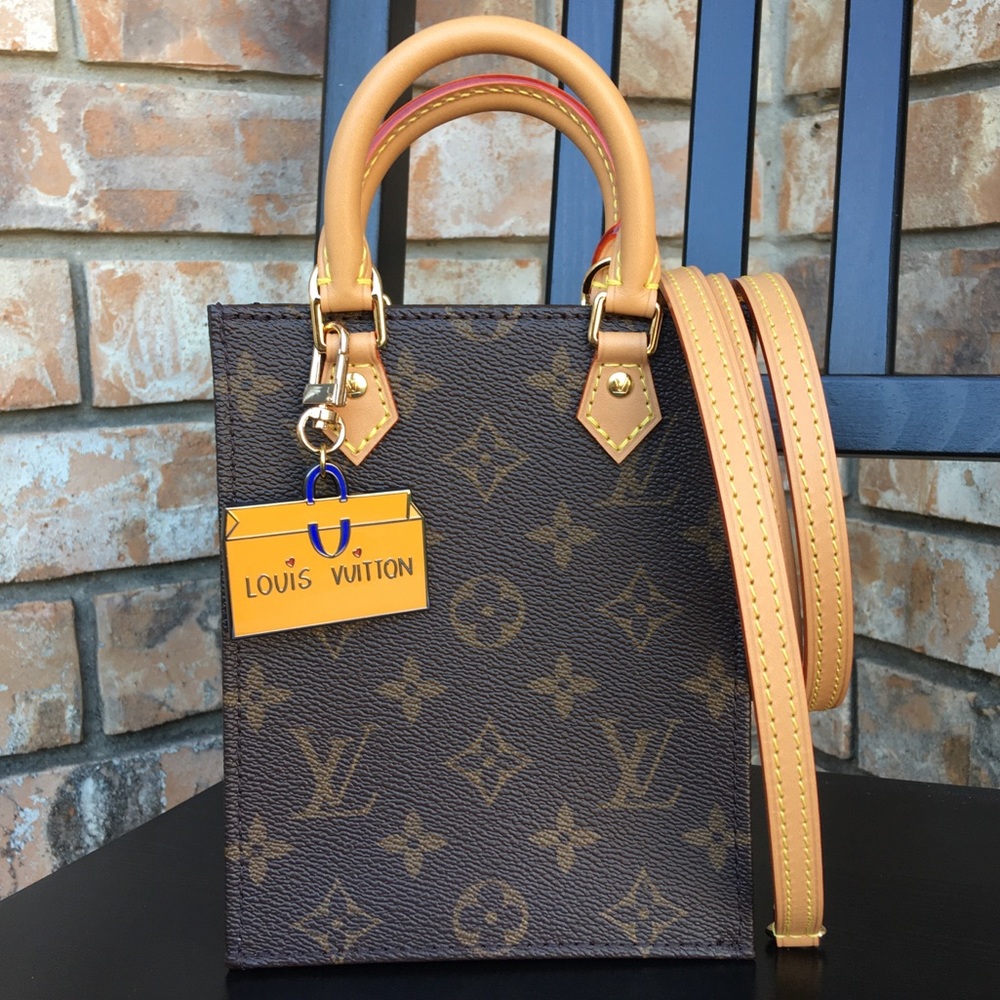 Louis Vuitton Petit Sac Plat